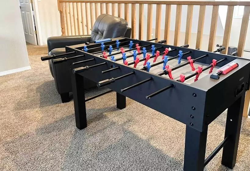 Family Home In Flagstaff W/ Surrounding Mtn Views!