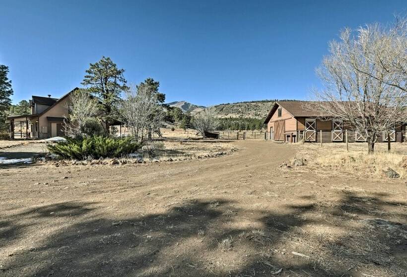 Family Home In Flagstaff W/ Surrounding Mtn Views!