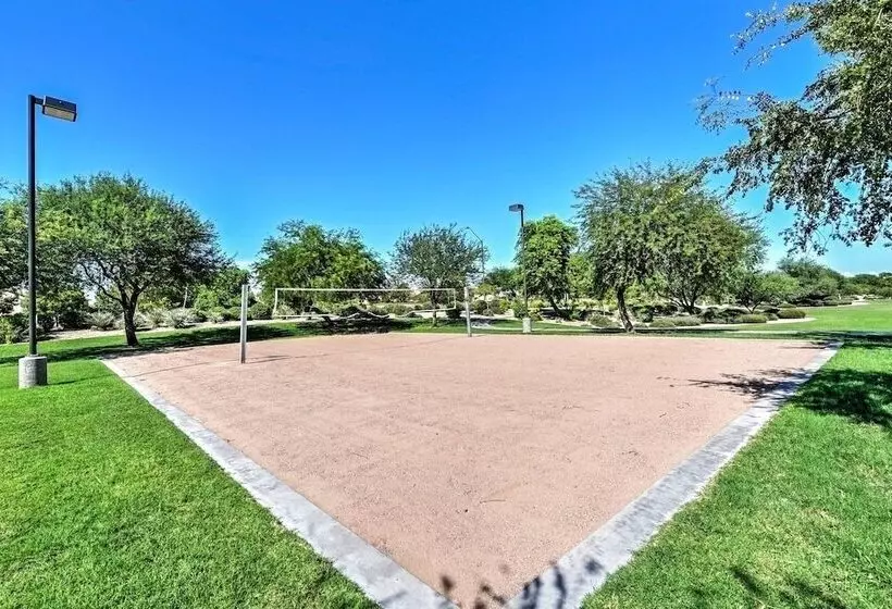 Spacious Litchfield Park Home W/ Yard, Heated Pool