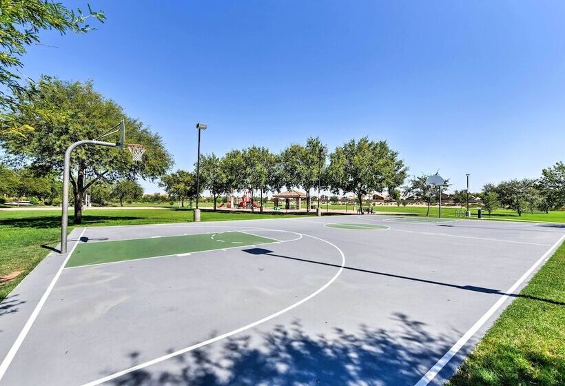 Spacious Litchfield Park Home W/ Yard, Heated Pool