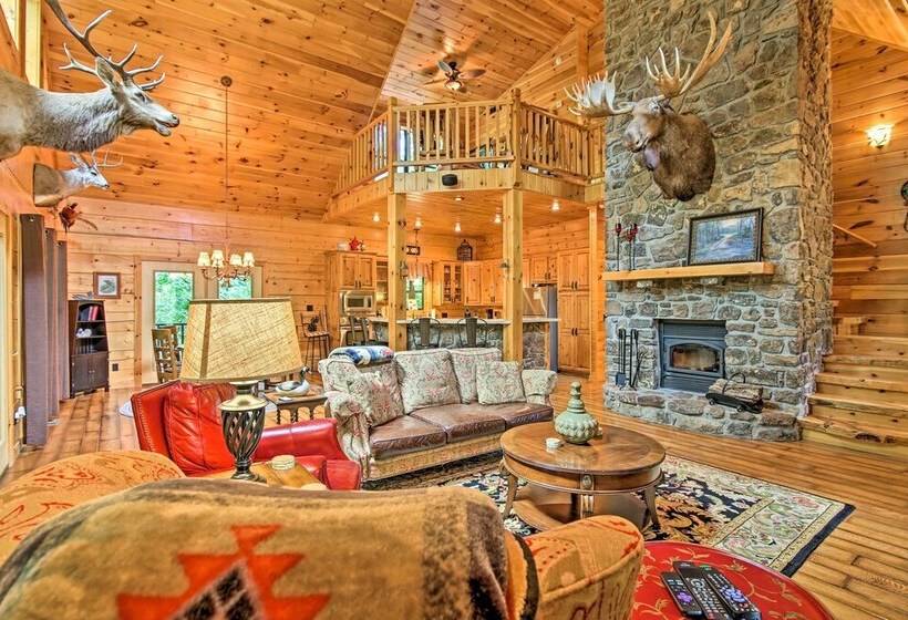 Spacious & Secluded Cabin: 25 Mi To Bentonville!