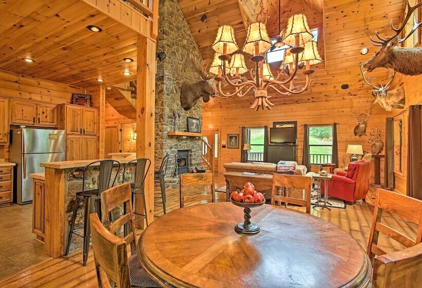 Spacious & Secluded Cabin: 25 Mi To Bentonville!