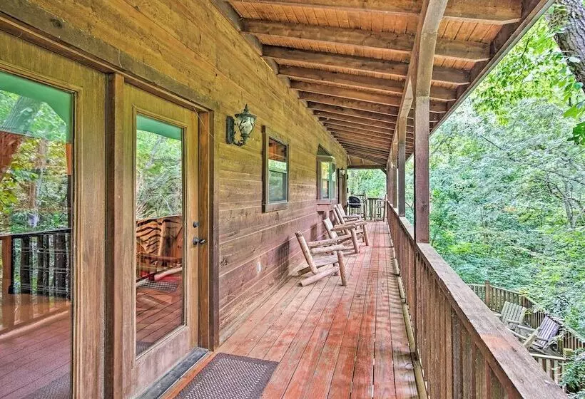 Spacious & Secluded Cabin: 25 Mi To Bentonville!