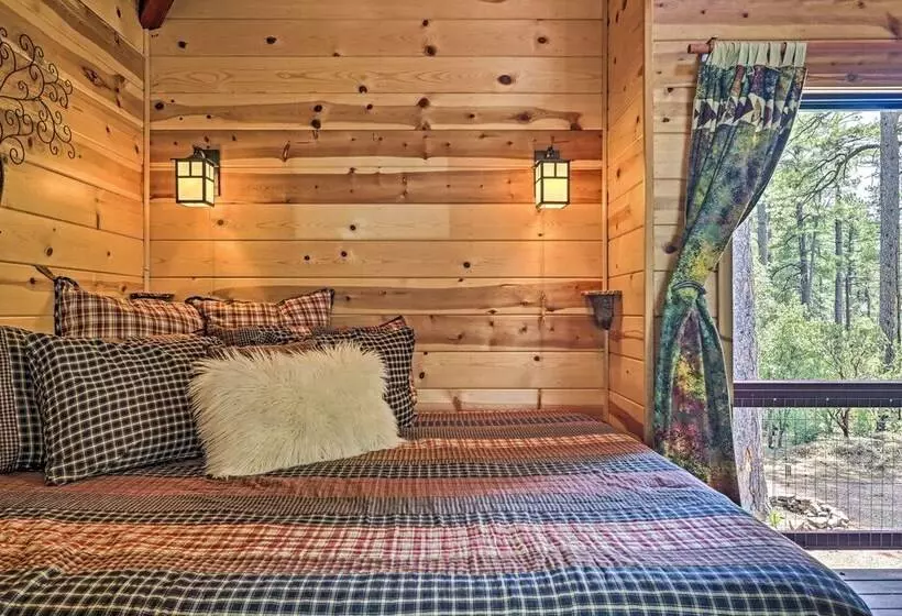 Furnished Deck: Romantic Strawberry/pine Studio!