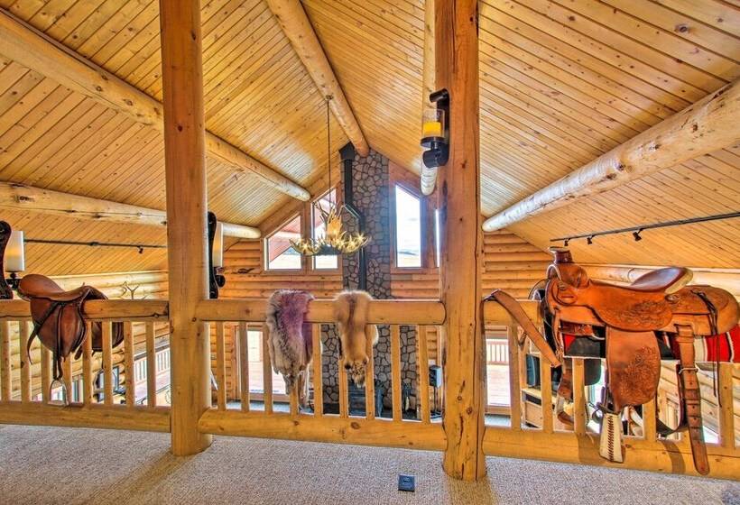 Stunning Mountain View Ranch On 132 Acres!