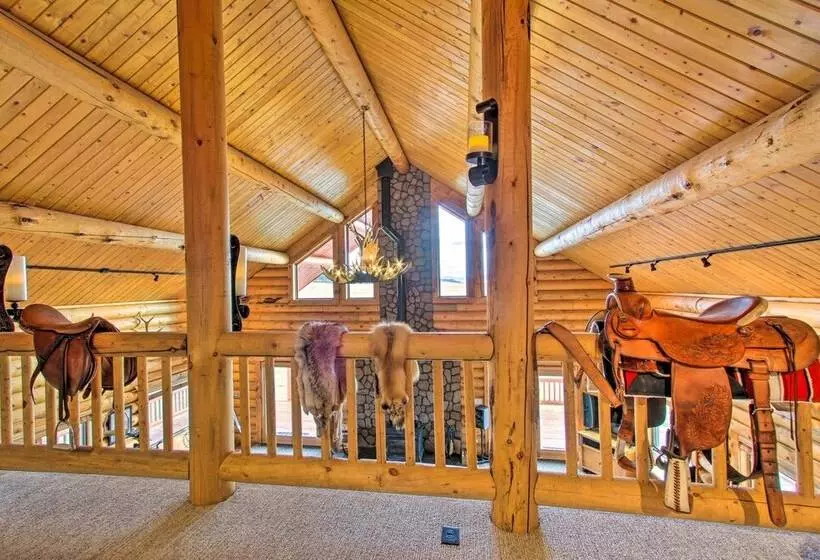 Stunning Mountain View Ranch On 132 Acres!