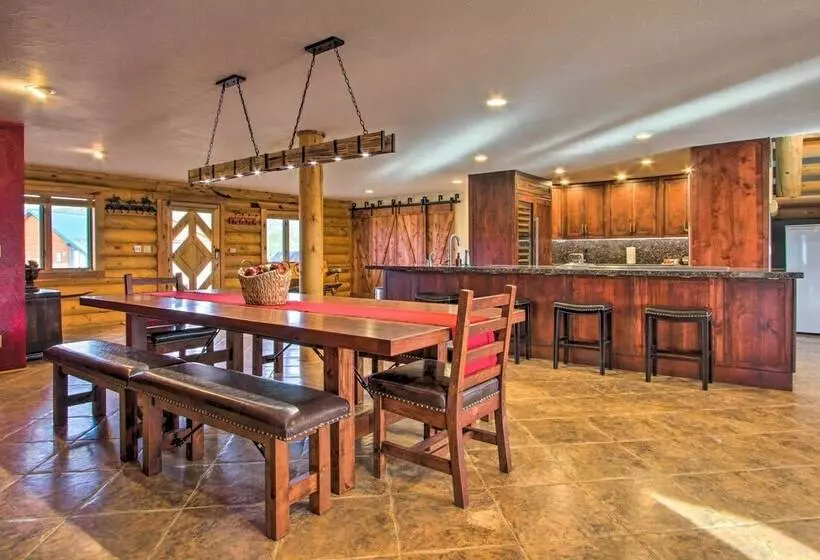 Stunning Mountain View Ranch On 132 Acres!