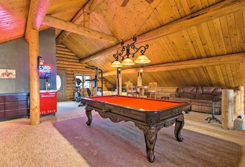 Stunning Mountain View Ranch On 132 Acres!