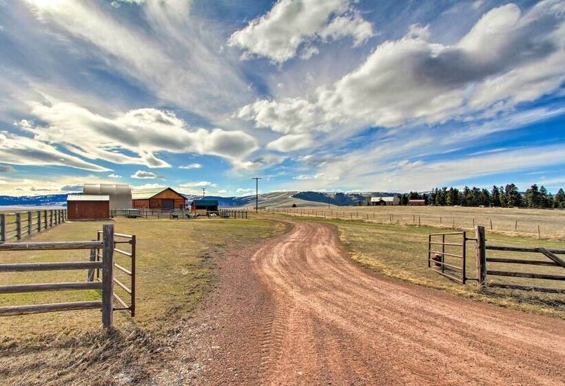 Stunning Mountain View Ranch On 132 Acres!