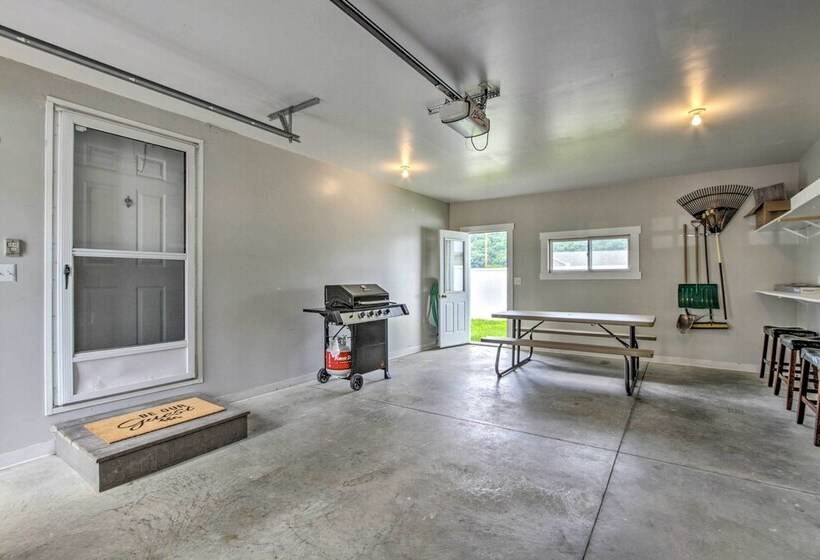 Updated Harpers Ferry Home: Only Half Mi To River!