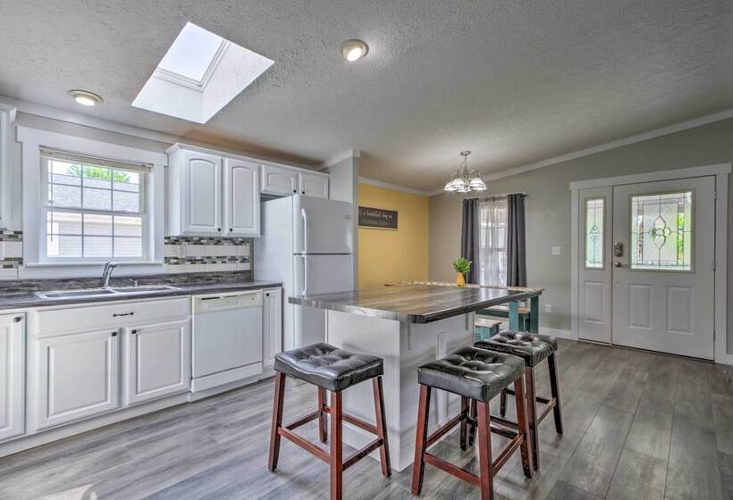 Updated Harpers Ferry Home: Only Half Mi To River!