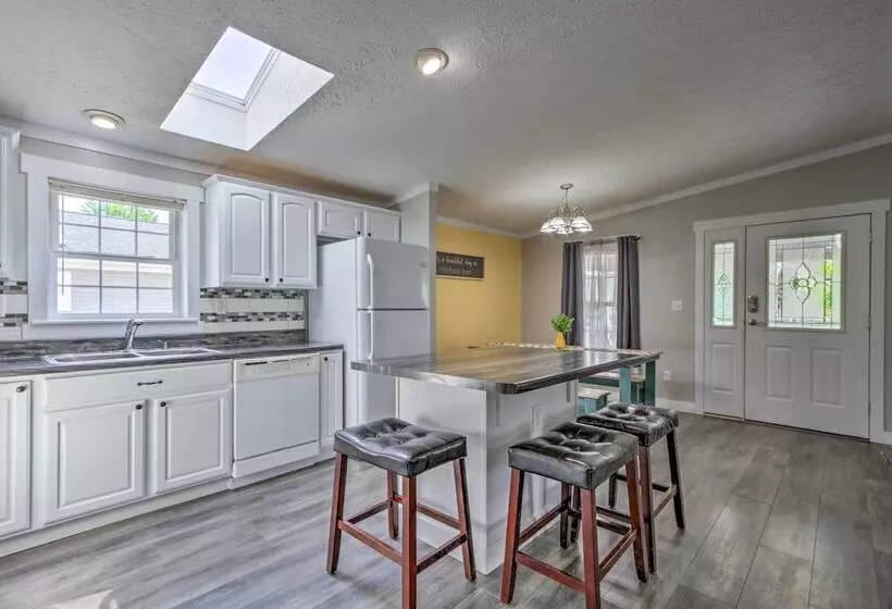 Updated Harpers Ferry Home: Only Half Mi To River!