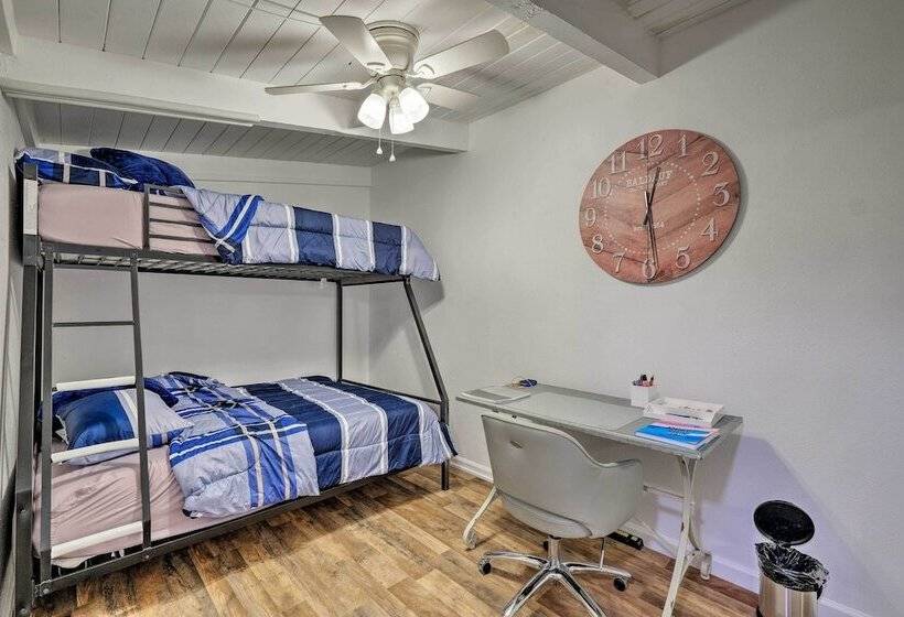 Quaint Jamestown Home W/ Yard: Half Mi To Downtown