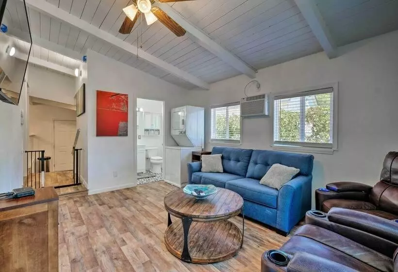 Quaint Jamestown Home W/ Yard: Half Mi To Downtown