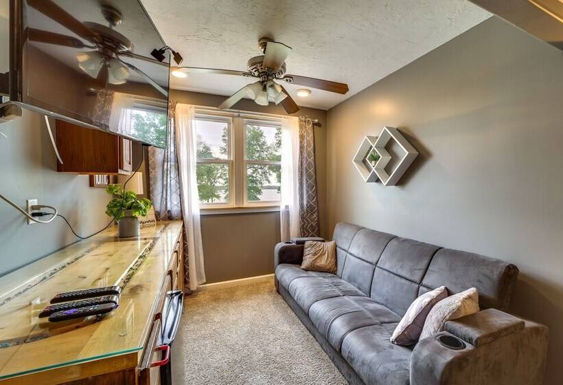 Lakefront Afton Home W/ Hot Tub & Shared Dock!