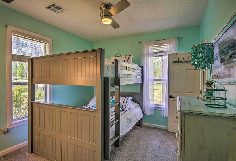 Lakefront Afton Home W/ Hot Tub & Shared Dock!