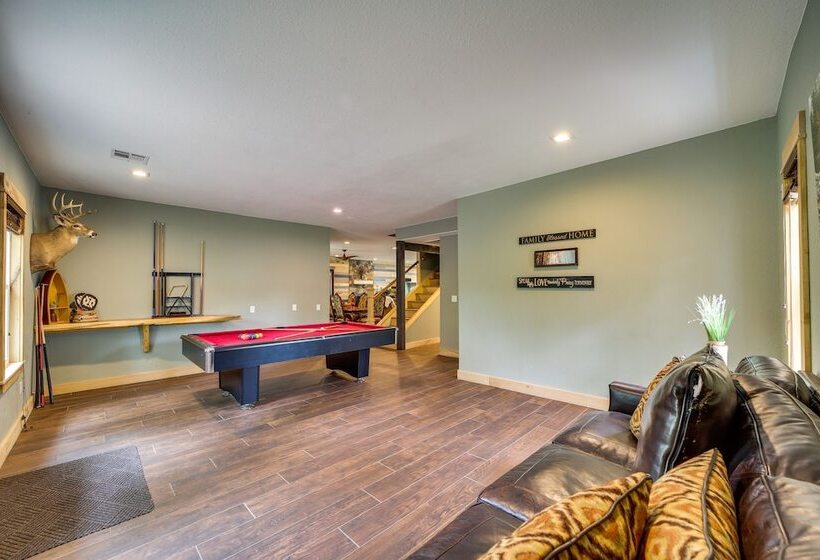 Lakefront Afton Home W/ Hot Tub & Shared Dock!