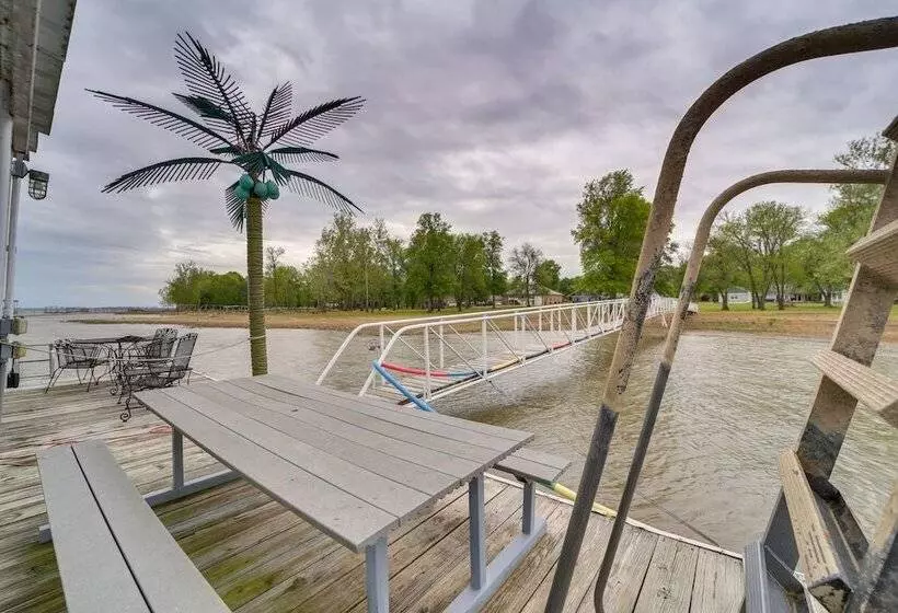 Lakefront Afton Home W/ Hot Tub & Shared Dock!