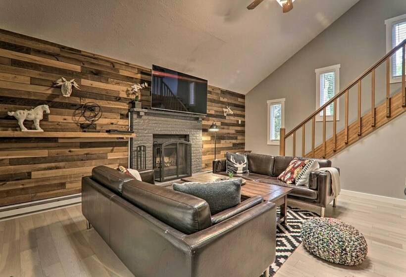 Upscale Tobyhanna Cabin W/ Resort Style Amenities!