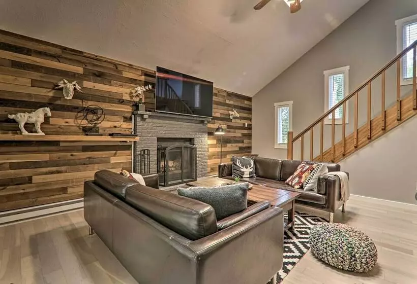Upscale Tobyhanna Cabin W/ Resort Style Amenities!