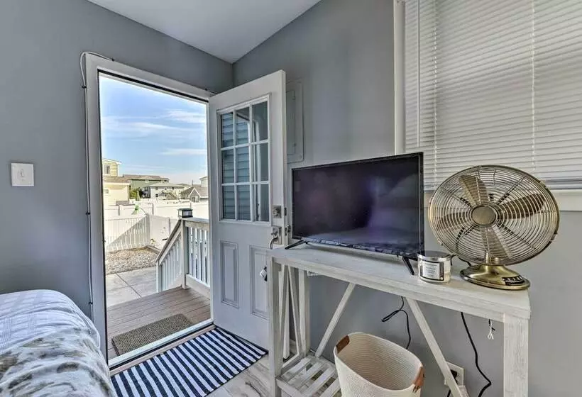 Bayfront Brigantine Escape W/ Porch & Bay Views!