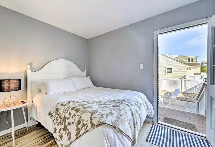 Bayfront Brigantine Escape W/ Porch & Bay Views!