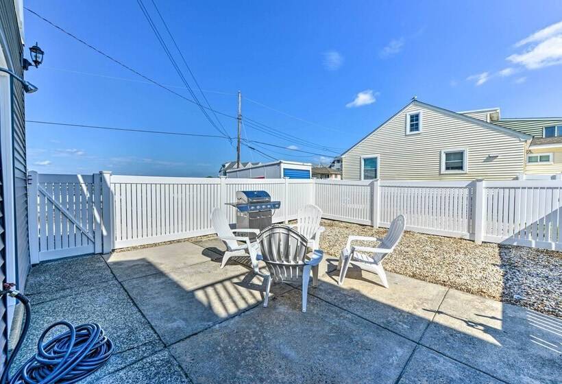Bayfront Brigantine Escape W/ Porch & Bay Views!