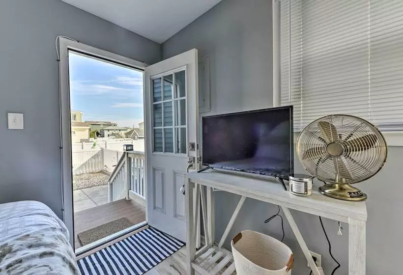 Bayfront Brigantine Escape W/ Porch & Bay Views!