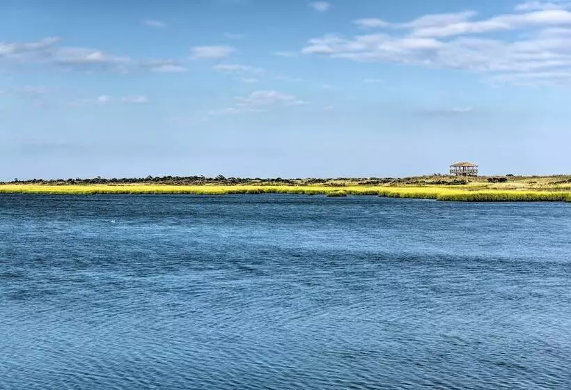 Bayfront Brigantine Escape W/ Porch & Bay Views!