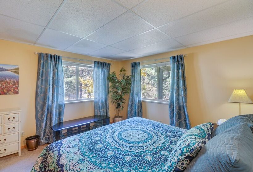 Bigfork Village Retreat 1 Mi To Flathead Lake!