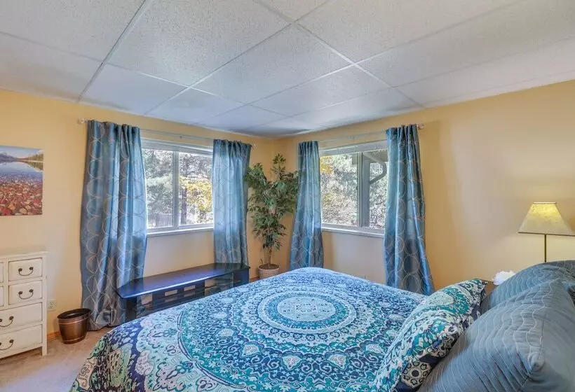 Bigfork Village Retreat   1 Mi To Flathead Lake!