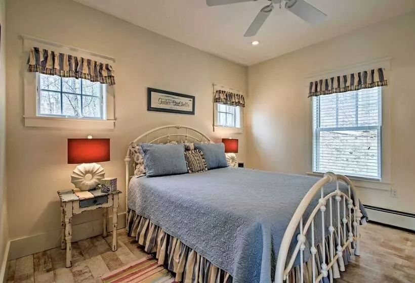 Boothbay Harbor Beach House By Park & Restaurants!