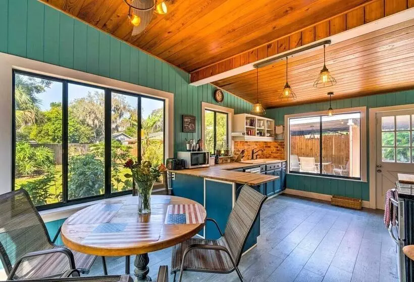 Breezy, Garden Level Home < 2mi To Riverwalk!