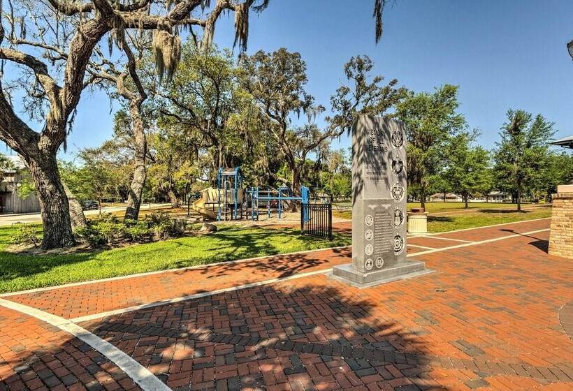 Breezy, Garden Level Home < 2mi To Riverwalk!