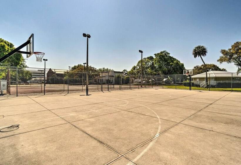 Breezy, Garden Level Home < 2mi To Riverwalk!