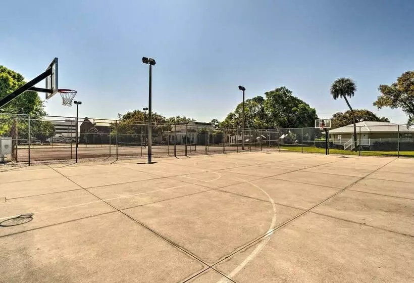 Breezy, Garden Level Home < 2mi To Riverwalk!