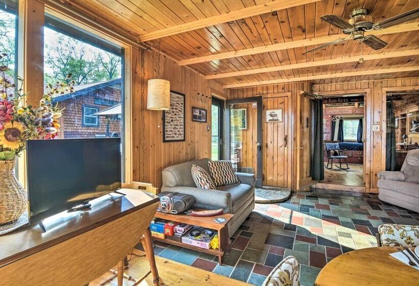 Cabin On Rush Lake W/ Tiki Bar, Grill & Kayaks!