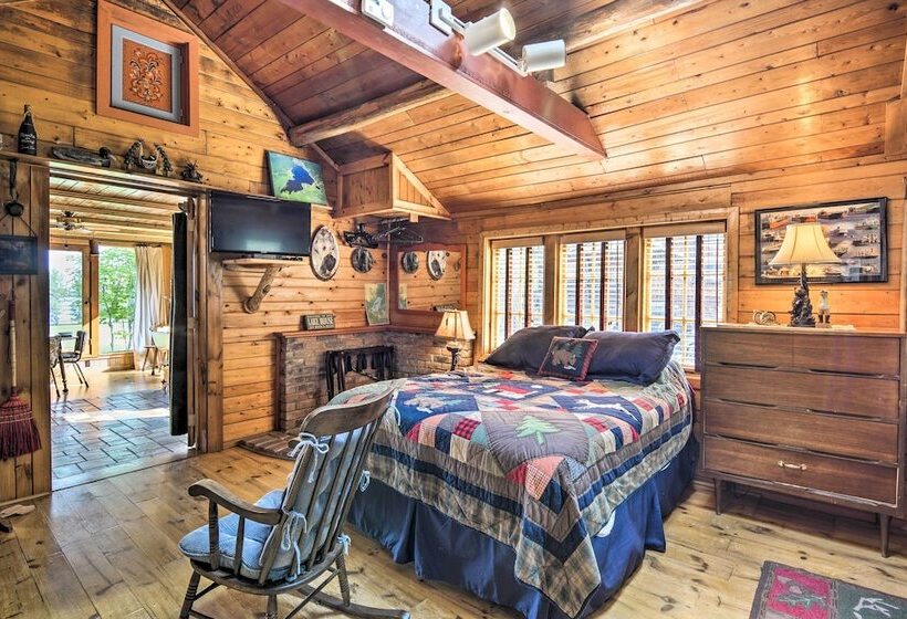 Cabin On Rush Lake W/ Tiki Bar, Grill & Kayaks!