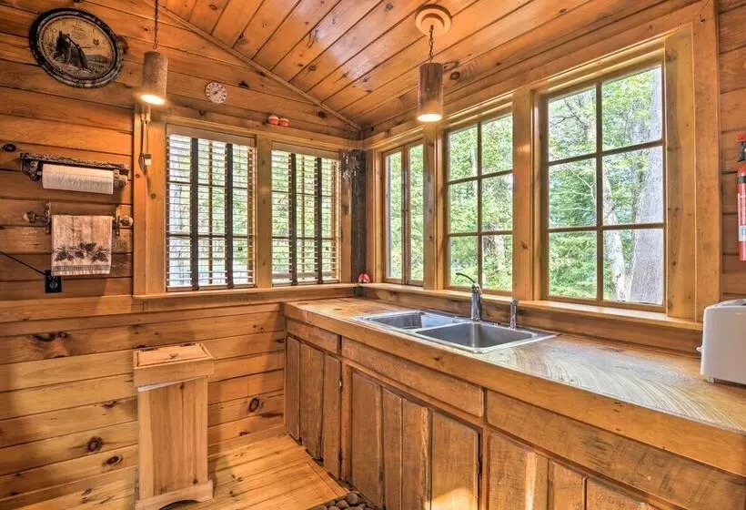 Cabin On Rush Lake W/ Tiki Bar, Grill & Kayaks!