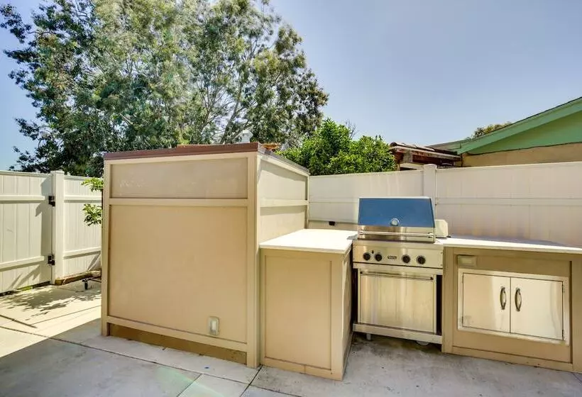 California Retreat   Heated Pool & Foosball Table!