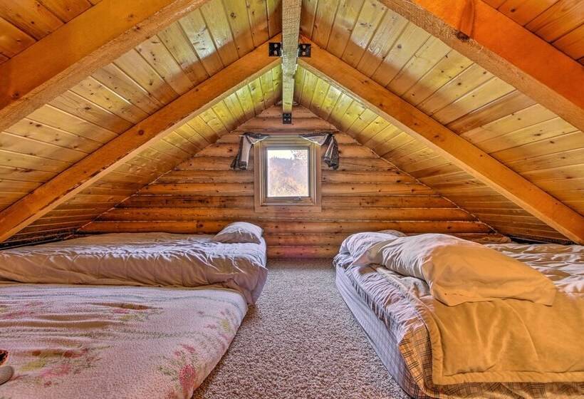 Charming Montana Retreat W/ Mountain Views!