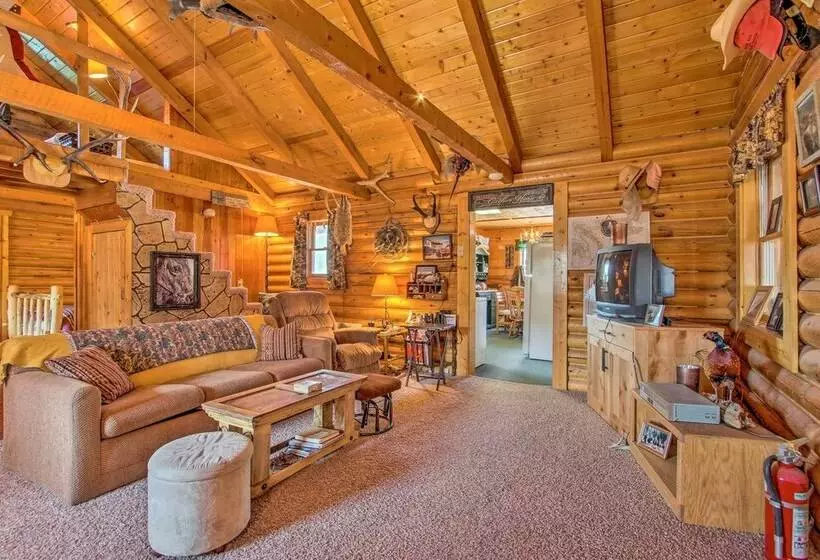 Charming Montana Retreat W/ Mountain Views!