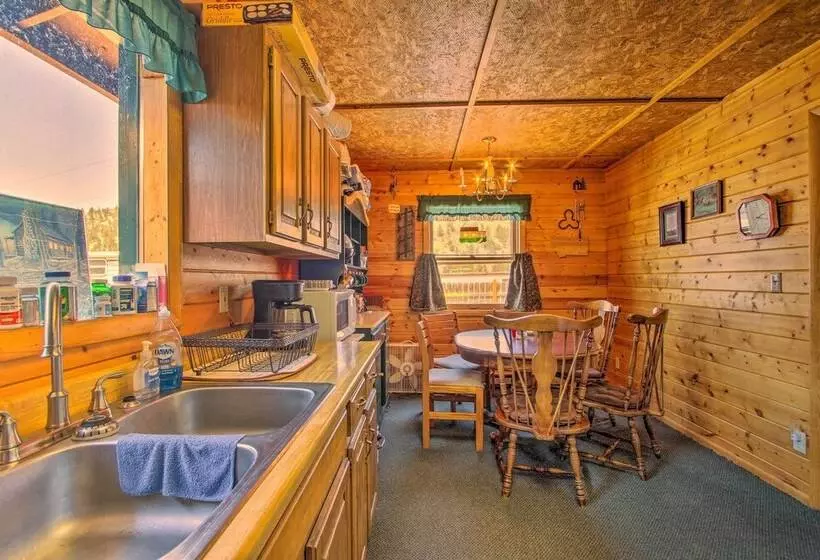 Charming Montana Retreat W/ Mountain Views!