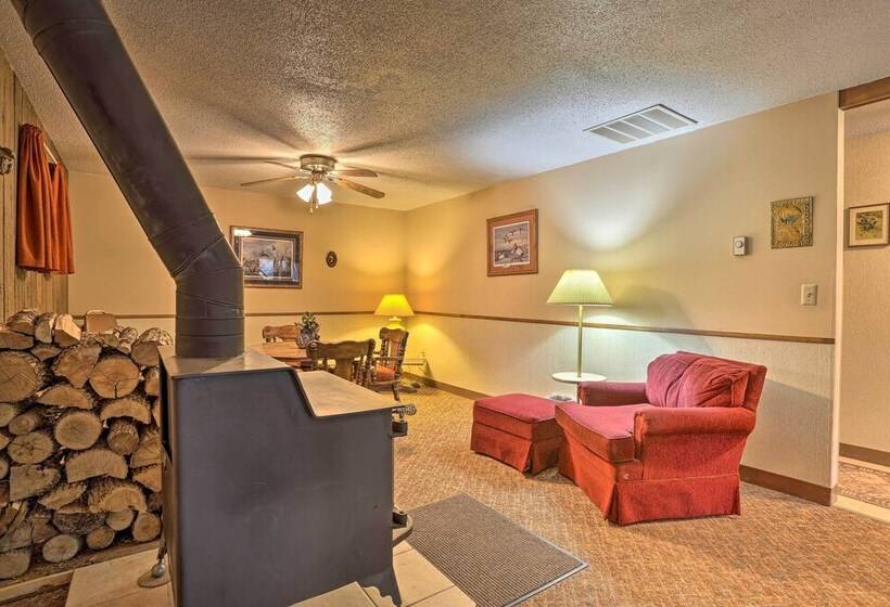 Cozy Black Hills Nature Retreat W/ Private Deck!