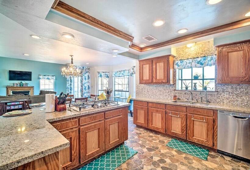 Family Home W/ Boat Dock, Fire Pit + Balcony