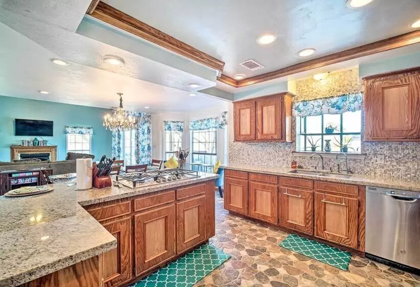 Family Home W/ Boat Dock, Fire Pit + Balcony