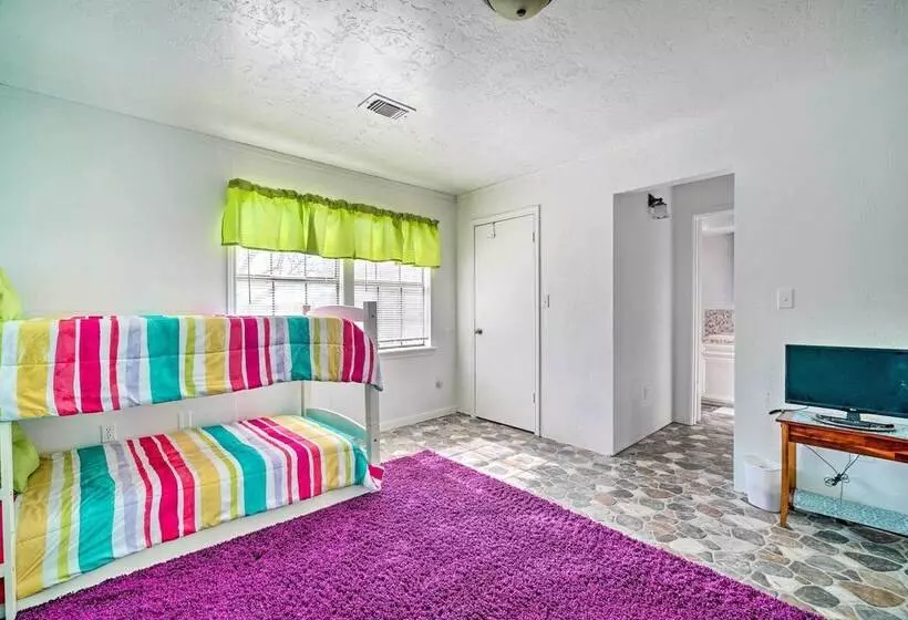 Family Home W/ Boat Dock, Fire Pit + Balcony