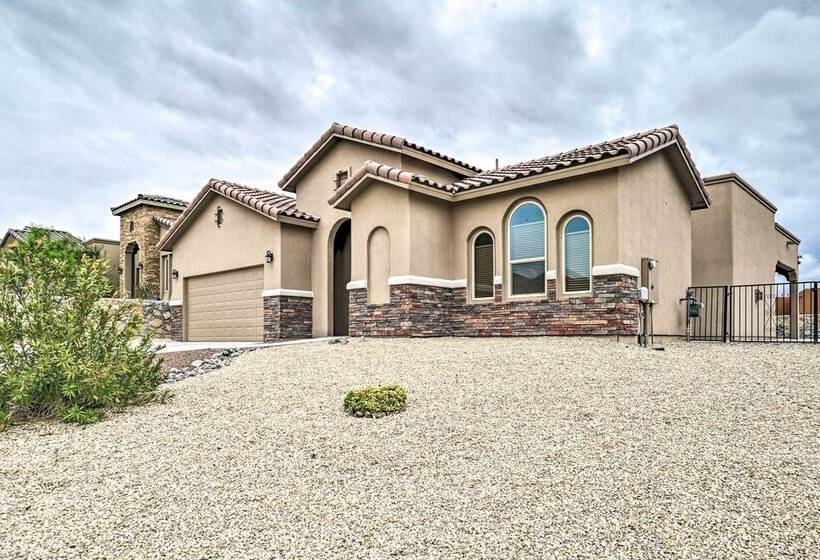 Family Retreat: 2 Blocks To Sonoma Golf Club!