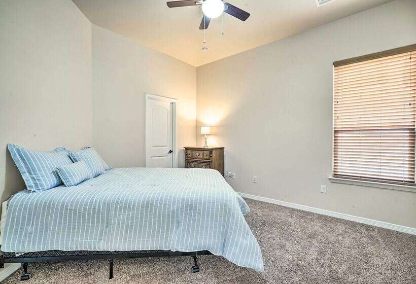 Family Retreat: 2 Blocks To Sonoma Golf Club!