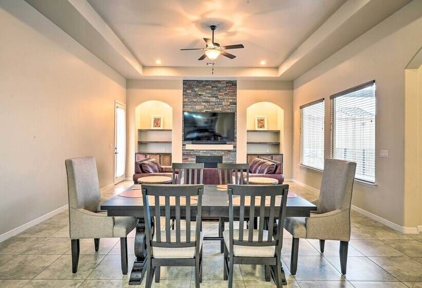 Family Retreat: 2 Blocks To Sonoma Golf Club!